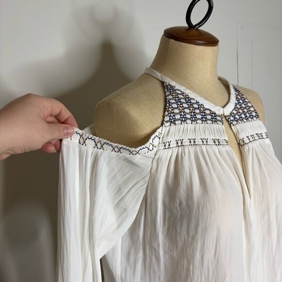 Ramy Brook White cold shoulder blouse with embroidered accents women's sz small - Picture 2 of 6